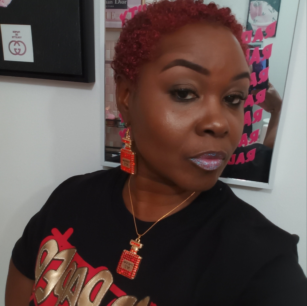 @HELPMEHELPU IS LIVE SPEAK TO GET IN TRAY! ADD 2, TAG AND LET'S GO SHOPPING 🛒🛍 - Picture 14 of 17